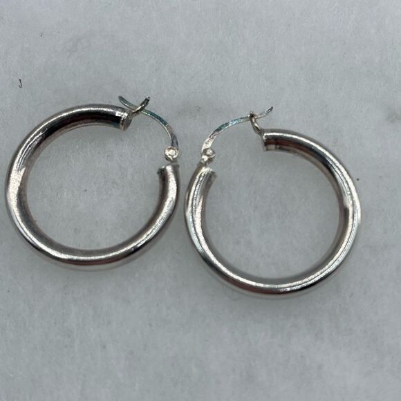Sterling silver hoops simple round bar locking. - Picture 5 of 6